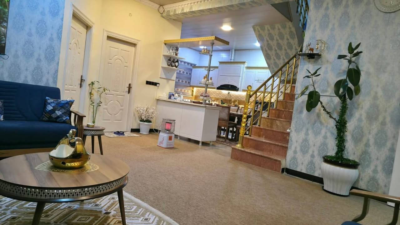 🏡 إعلان مميز – بيت للبيع في شط العرب / الكباسي
بيت سكني مميز للبيع في موقع هادئ ومناسب للعوائل في شط العرب – منطقة الكباسي

🔹 المساحة: 200 متر

🔹 عدد الطوابق: طابقين

🔹 التفاصيل:

4 غرف نوم واسعة

صالة معيشة مريحة

ديوانية مستقلة

مطبخ

حمّامات متعددة

حديقة / فسحة أمامية

تصميم عملي وتشطيب جيد

🔹 المميزات:

موقع ممتاز قريب من الخدمات

منطقة هادئة وراقية

مناسب للسكن العائلي

قابل للسكن مباشرة

***********

📞 للاستفسار والمعاينة يرجى الاتصال أو المراسلة على الخاص

✨ فرصة لا تُعوّض لامتلاك بيت متكامل بموقع مميز.
