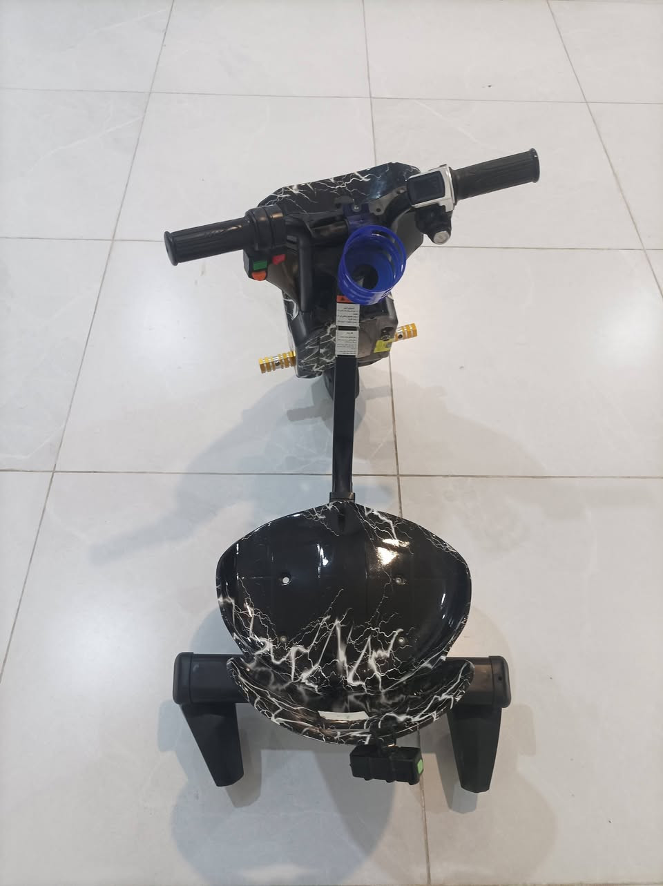 دراجة شحن درفت
الدراجة جديدة لوك 

فوول مواصفات يمشي ٢٥ و هورن ووبریك و بلوتوث

اللون اسود بلادي 

السعر 135 ويا الشاحن و قاعدة مطارة

***********
