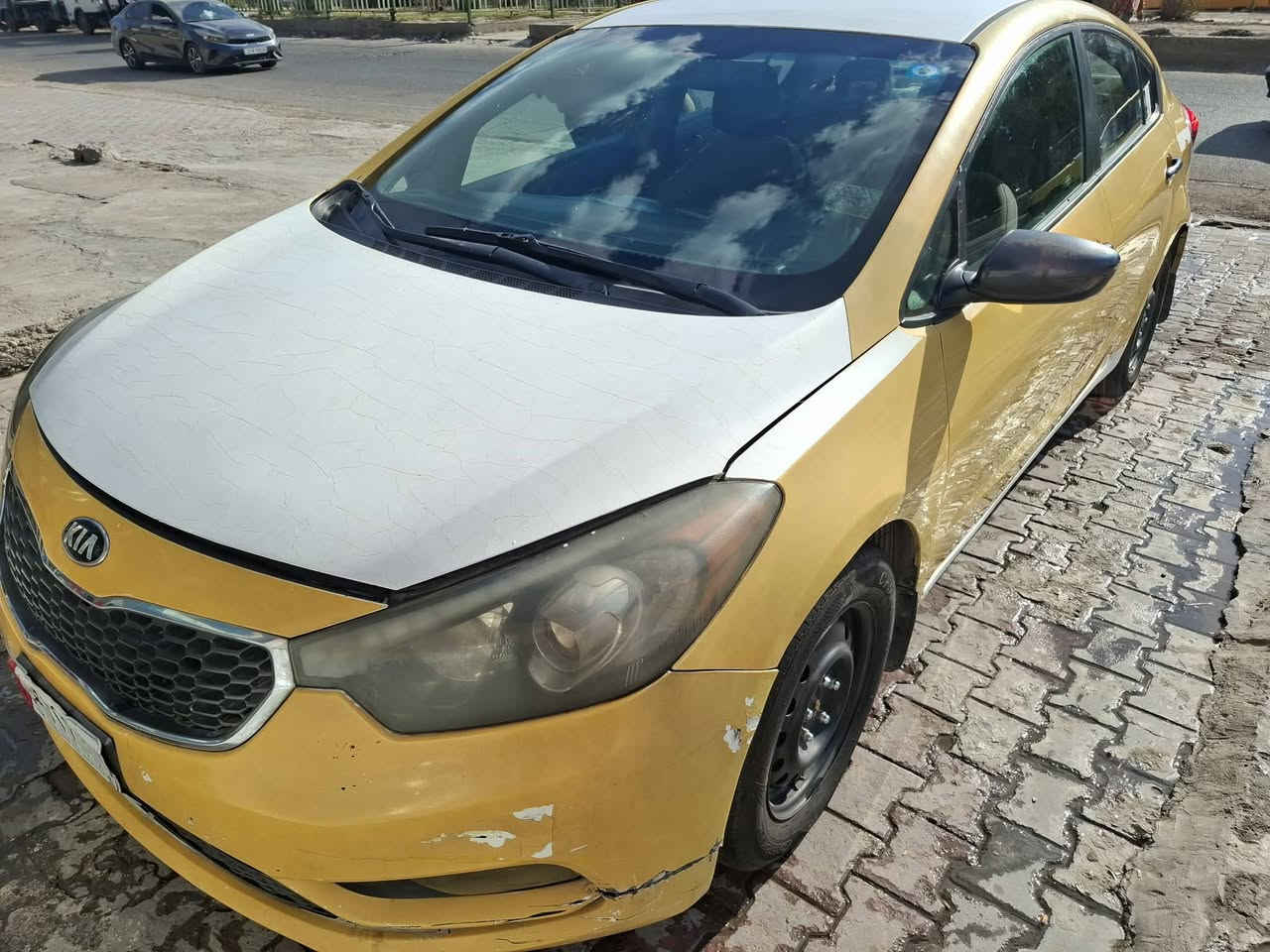 السلام عليكم كيا فورتي 2016 وارد امريكي مكينه دوش حادثهه الباب السائق ***********
