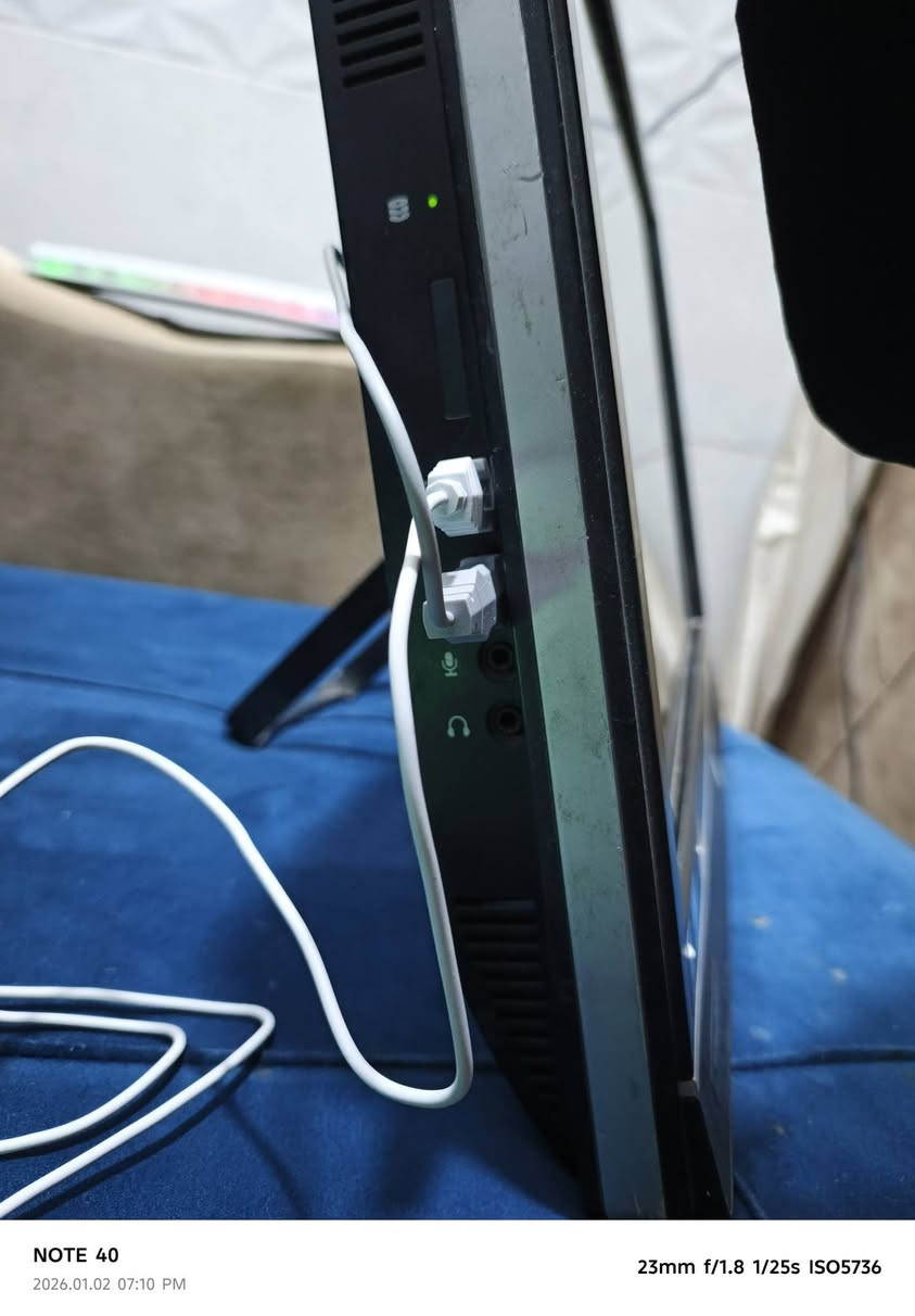 حاسبة منضدية شاشة حجم 22 لمس +ملحقاتها كيبورد ضوئي ماوس السعر ١٥٠ الاتصال ***********
