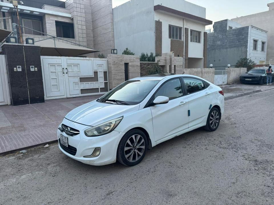 اكسنت 2016 للبيع
تفاصيلها بالسونار 
ماشية 88 
السعر 90 وبيها مجال 

‭0771 509 7123‬
مكانها بغداد
