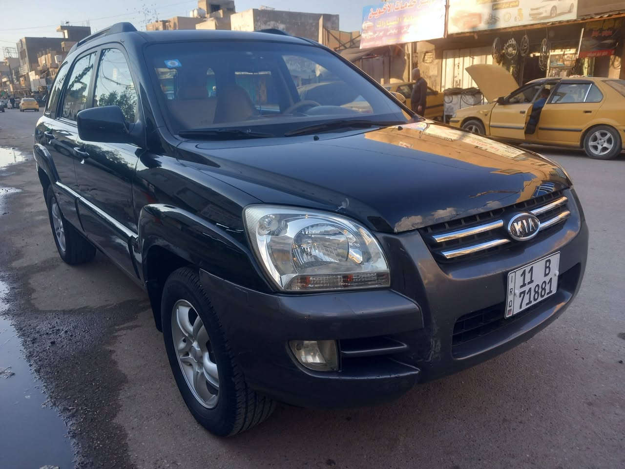 مكلف بالنشر السلام عليكم للبيع فقط كيا سبورتج موديل 2008 ماشيه 168 حقيقي مكينه 2700 كشنات جلد مكينه 6سلندر السياره فول فتحه تتفئه بالكشنات مكينه وكير صدر تخم تاير كفاله جدد لوك السياره بلاديه بدون صبغ فقط بارد جدأ بسيط بالبنيد تبريد ثلج سنويه لل30بأسمي تحويل مباشر السعر 120وبيها مجال للشراي مكاني بغداد الكراده شارع الصناعه قرب المحكمه  رقمي*********** رقمي بي واتساب ابو قمر
