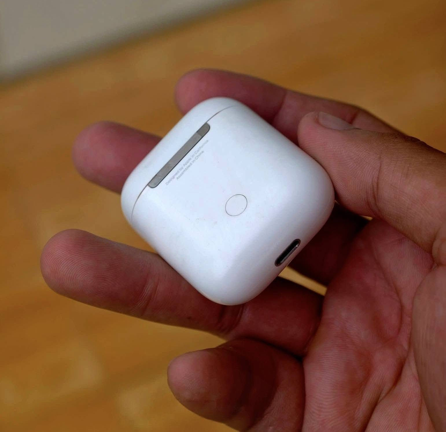 Air pods 1 لعشاق الاناقة
اصلي امريكي باله ٫ سيريل نمبر بموقع ابل ٫ شركه مصنعه ابل ٫ قطعه نظيفه كلش نظافتها 99\ ٫ منفذ شحن ايفون ٫ كله بلاديه ٫ عزل صوت تحديد موقع ٫ 

الفحص وتشغيل قبل دفع السعر 20 الف بدون ربح بيع مستعجل ٫ حجز واتساب فقط ***********
