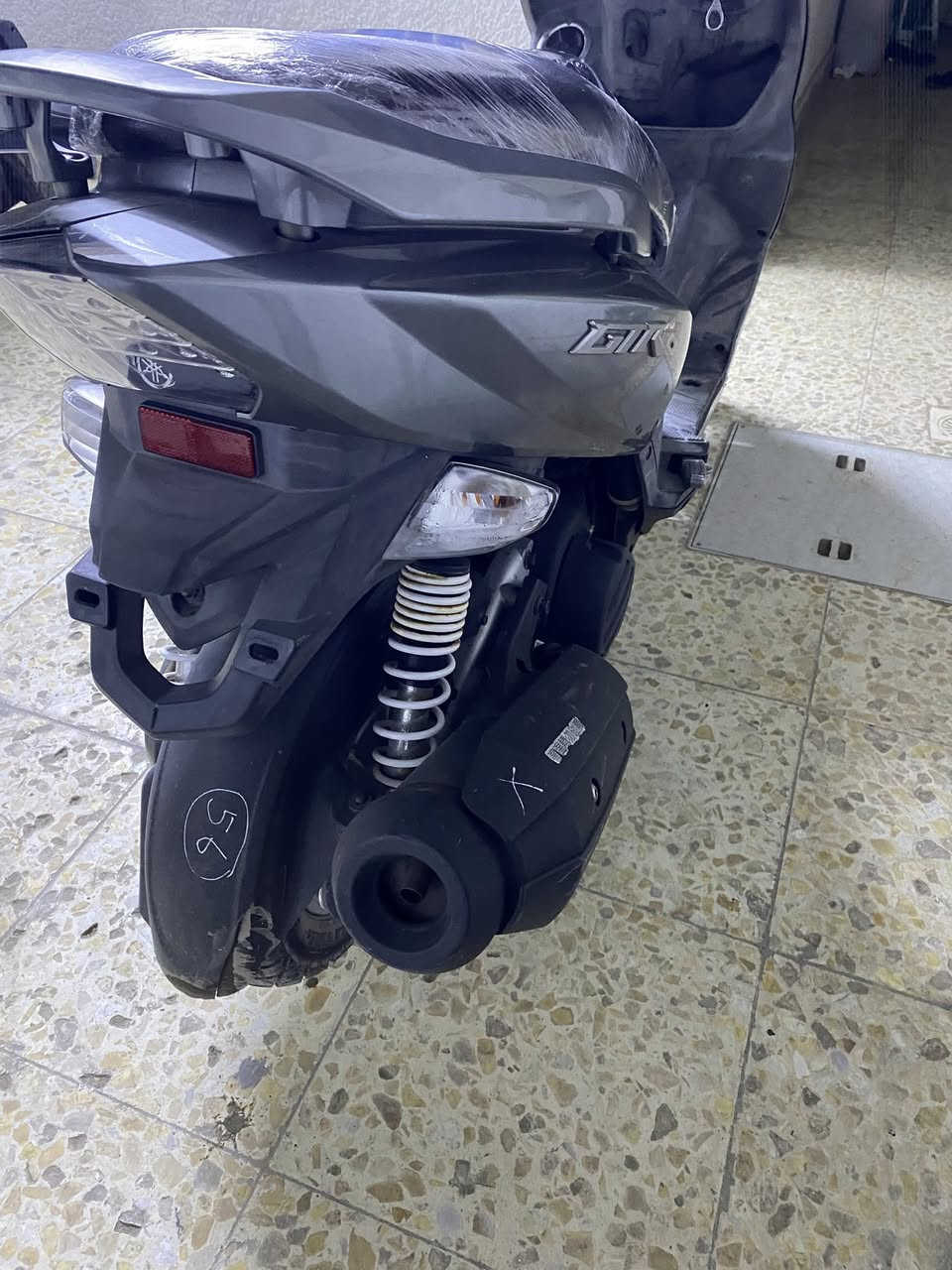 سلام عليكم  جيتي آر مكفوله مكفوله مكفوله الدراجه خير من الله المكينه خرسه الدراجه برغي ممفتوح بيهه صالهه اسبوع من نازله من الرمبه او رجأن الي ميعرف بيهن ليطبلي السعر ***********
