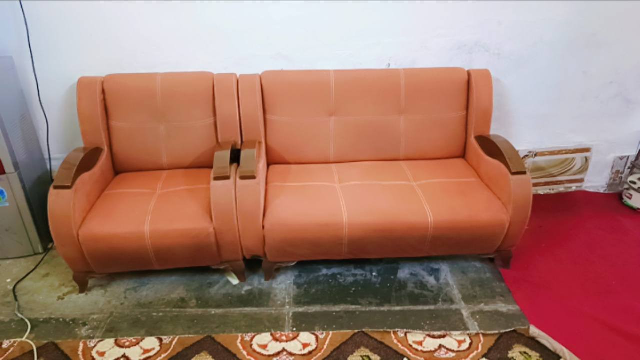 سلام عليكم قنفات كل ضرر مابيهن  اللبيع 7 مقاعد وسعر خاص اليريد يدك عله هاذه رقم ***********
