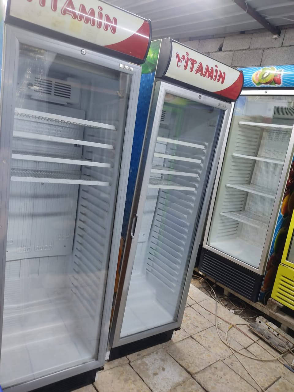 اسلام عليكم عارضات عامودي و بطحي ايكور تركي اصلي شرط النظافه وتبريد العنوان بغداد حي البتول الشراي ينتصل و بل خدمه ***********
