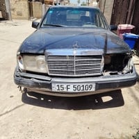 مارسدس دب موديل 90 سياره شغاله وتمشي يراد تعمير بسيط ماواصله للبدنه ضر...