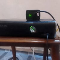 Xbox 360 250GB للبيع 🎮  - هارد 250GB. - 217 لعبة منزلّة على الهارد وجا...
