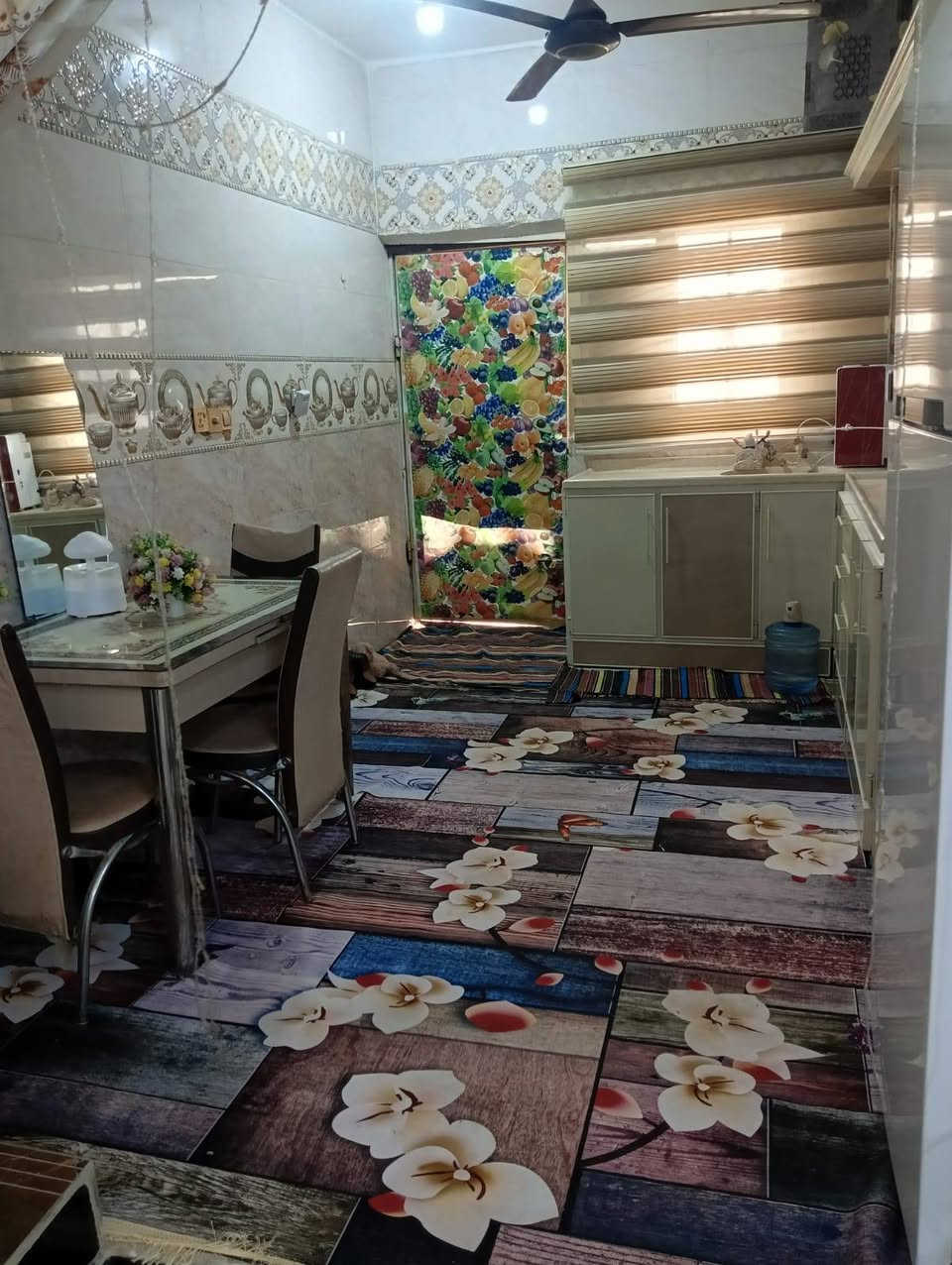 السلام عليكم بيت لبيع كوت حي الحكيم شارع زرزور قريب على المدرسة المساحة 155م غرفة وهول ومطبخ واستقبال للاستفسار الاتصال على الرقم ***********او ***********
