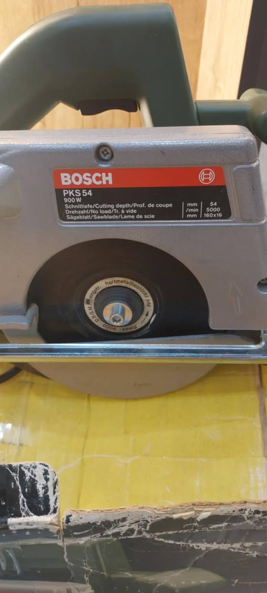 السلام عليكم عدد اصلي للبيع الحجز واي سؤال على الواتساب او الخاص *********** ويتوفر توصل
