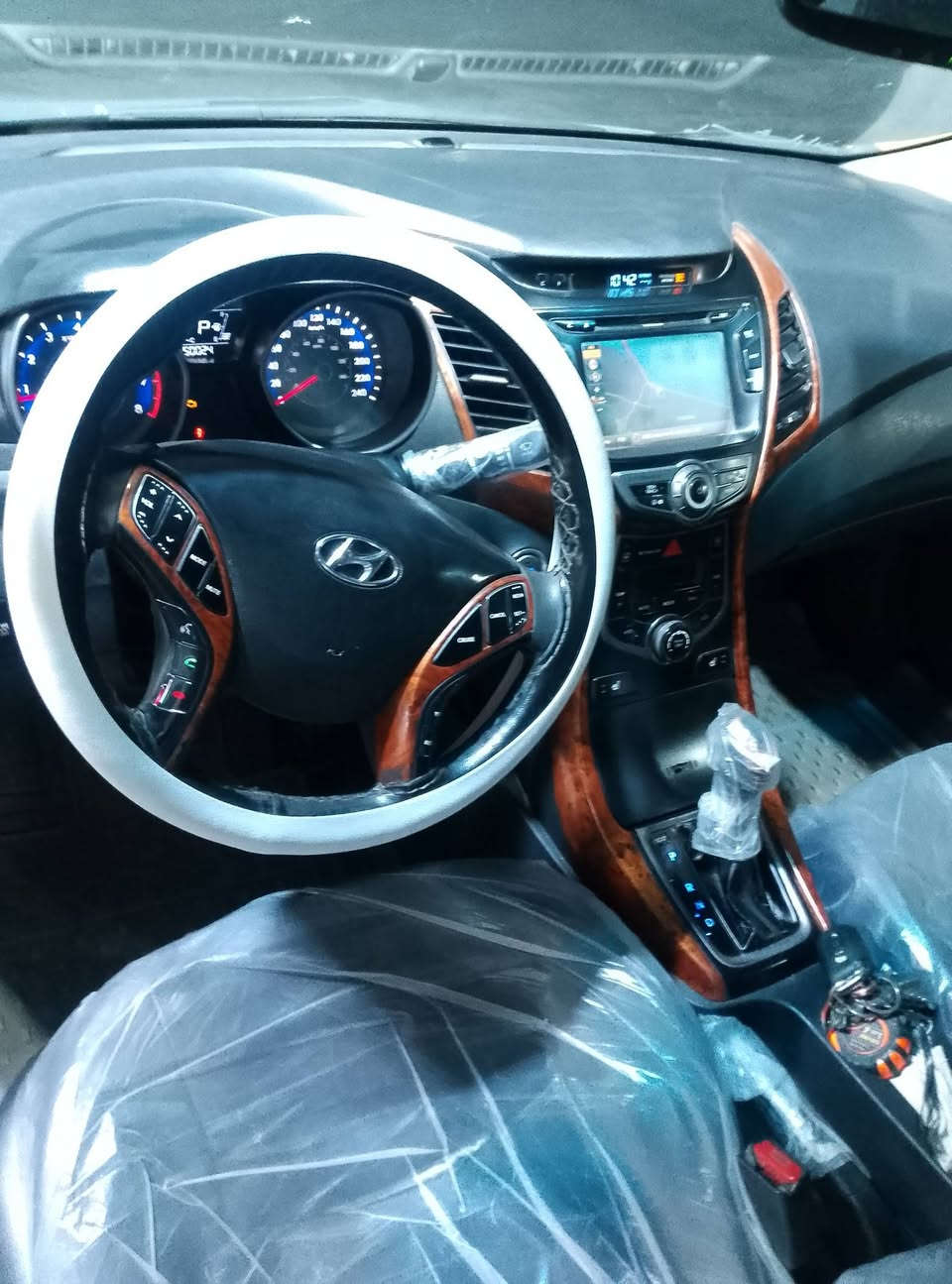 سلام عليكم النترا موديل 2015 فول مواصفات لمتت 1/1 شاشه كامره خلفييه تبريد ثلج كهربائيات كله شغاله وارد أمريكي كلين بدون حادث كير ومحرك مكفولات محرك 1800 سياره نضيفه وخير من الله تحويل ثاني يوم هيه غرمات مصفره    تخم تايرات جديد غرفته حلوه
المكان بغداد البياع الشراي يتصل بلرقم ويدلل وتساب موجود ***********
