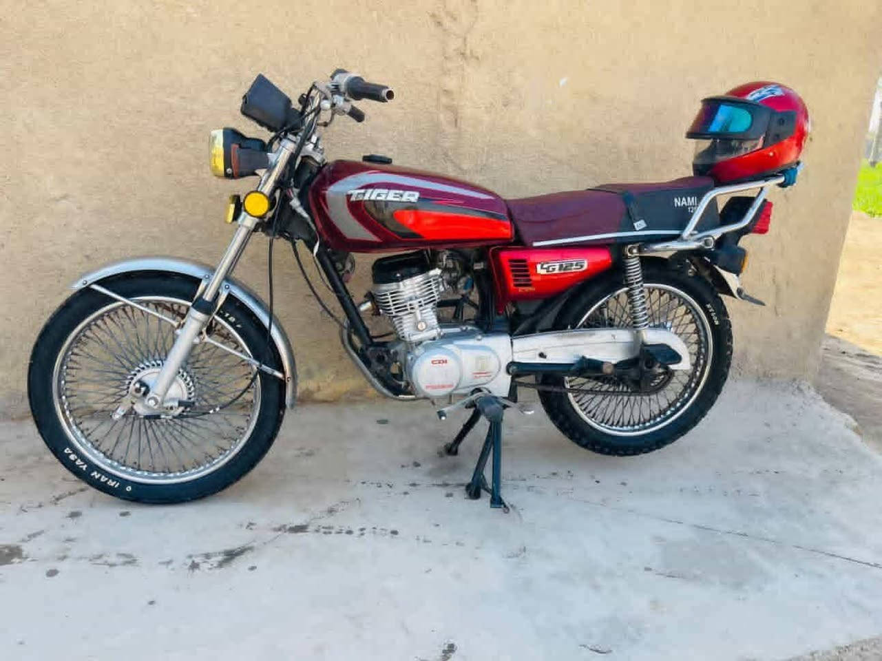 سلام عليكم شباب تايكر 21 اوررق مامفتوووحه على شركه بلاديه  كهربئيات شغاله مكاني بابل الحمزا لغربي *********** سعرها ب 440 وبيها مجال
