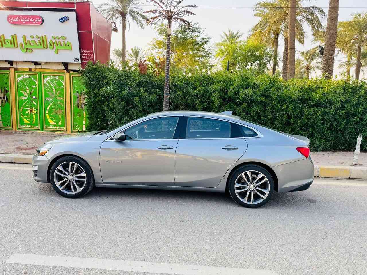 ماليبو 2023حادثها فقط بنيد بدوان دواخل رقم بغداد معوقين مواصفات LT وجاهزه للأخيره كير مكينه حداديه تايرات ماشيه 45 السياره صوره الحادث مرفقه  بالمنشور رايدها ب128 وبيها مجال مكاني العماره ***********
