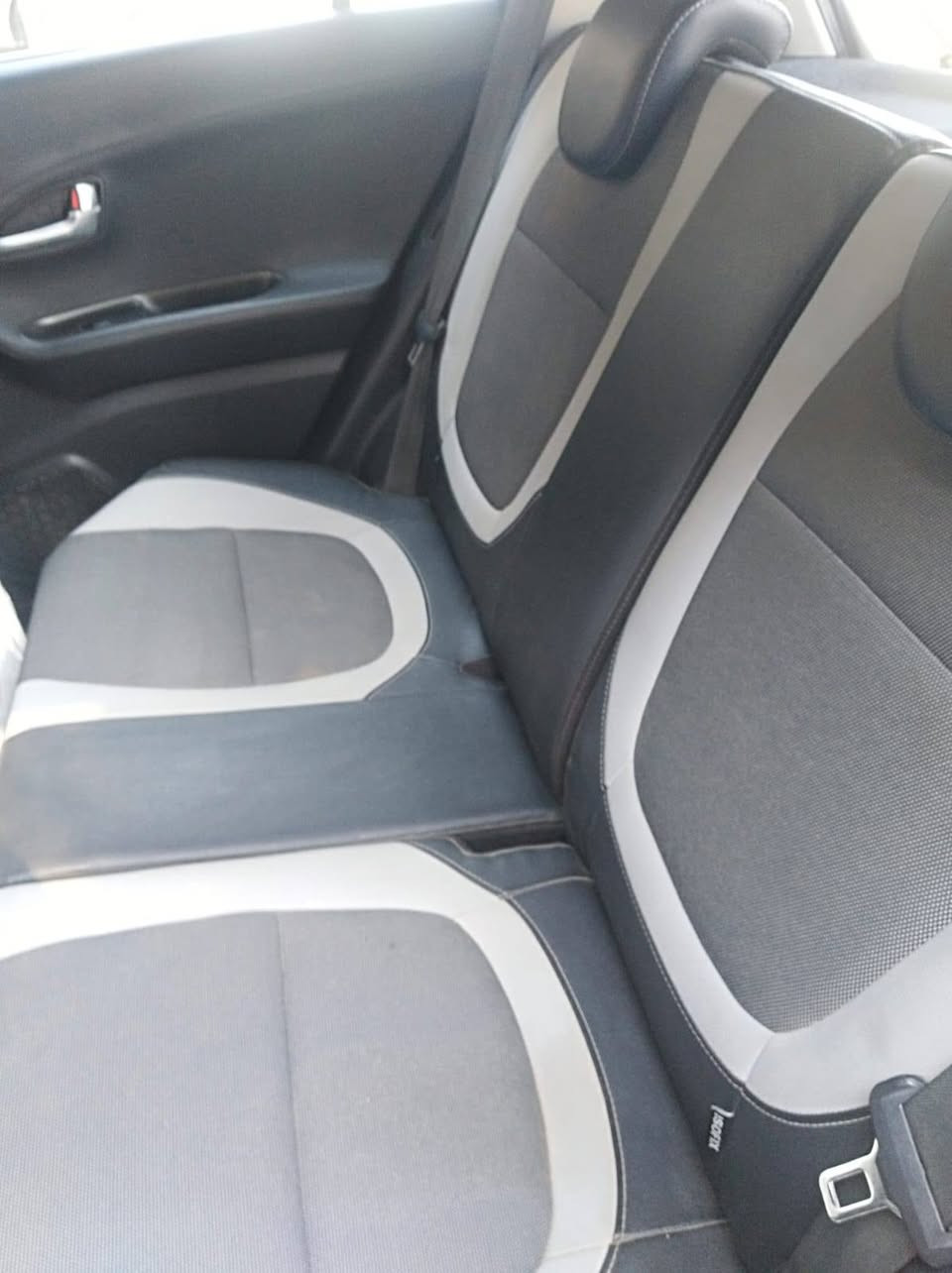 السلام عليكم ..سياره بيكانتو للبيع موديل ١٥ خليجي فول مواصفات تشغيل عن بعد بدون حادث ما عدا بارد ومصلح رقم بغداد الجديد وسنويه جديده وهزه وفحص للشراي الاتصال على الرقم *********** ..رجاءا بلا مواعيد انو راح تجي ومتجي !
