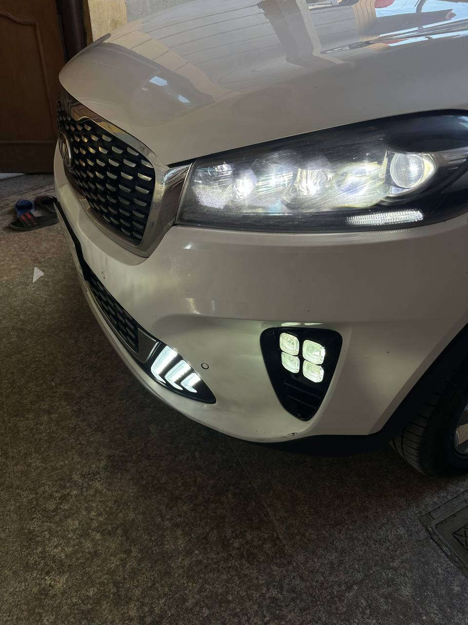 1.سورينتو موديل 2019 شكل ال20 سياره فول مواصفات شاشه كبيره تبريد 3قطع سايد بريك أوتوماتيكي شحن وايرلس أربع انظمة قيادة 7 راكب 6سلندر مكينة 3600 كشنات الاماميه كهربائية صندوق كهربائي مري شفط اشاره ترحيب. 
2.السياره بيها بارد خلف السايق بسيط وكارد بل باب الخلفي الايمن فقط.
للاستفسار على الرقم ***********
البصرة القبله حي الجامعة.
السعر $235$
