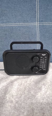 راديو بوش • موجتين FM/AM • كهرباء وبطارية