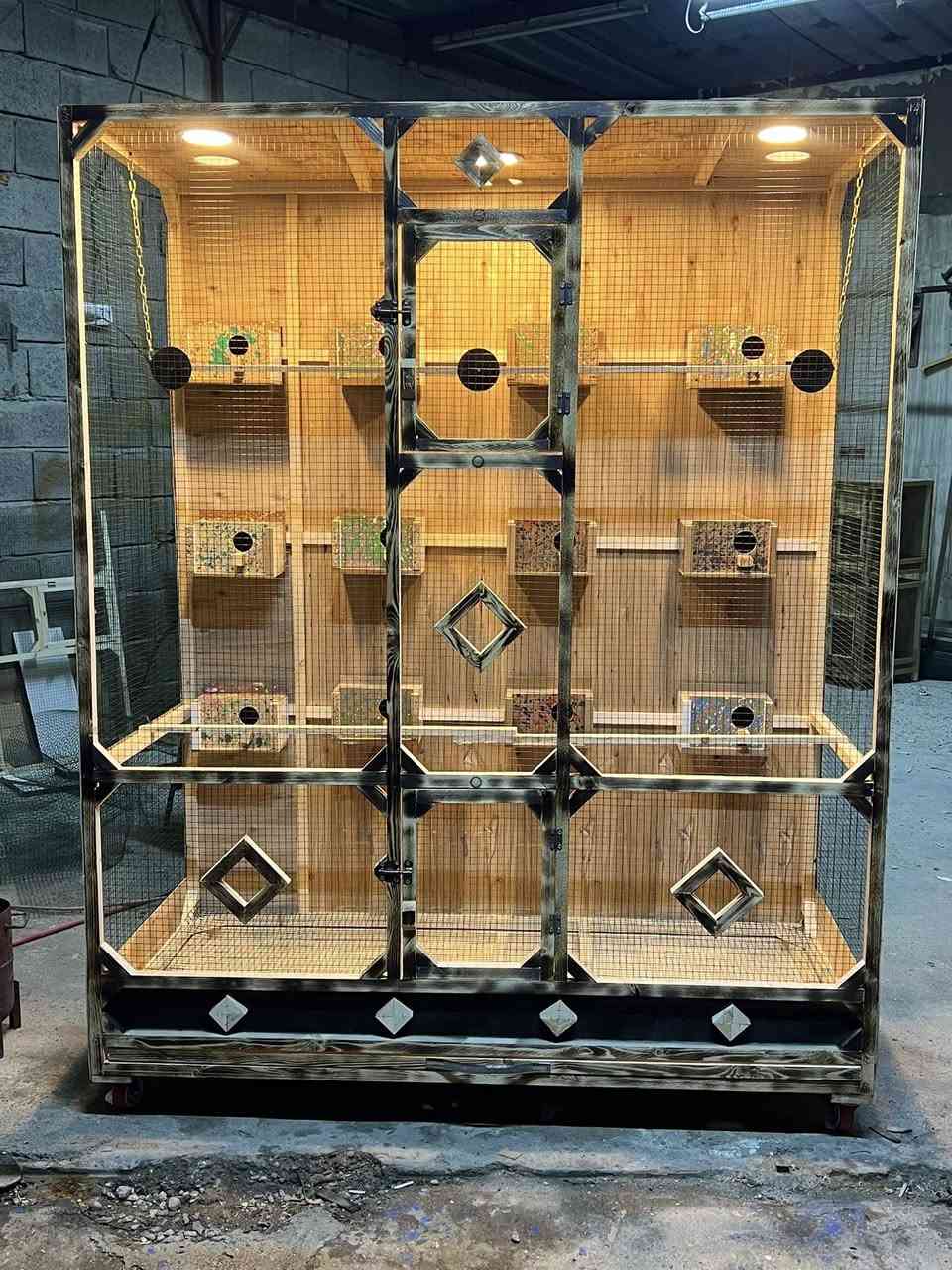 سلام عليكم
شغل حسب طلب 
ارتفاع 170 النزال60 العرض 150
العنوان كركوك قرب جسر ولاده 
شغل جميع اقفاص خانات كشوانيات ابراج 
حسب الطلب واجهيات
***********
