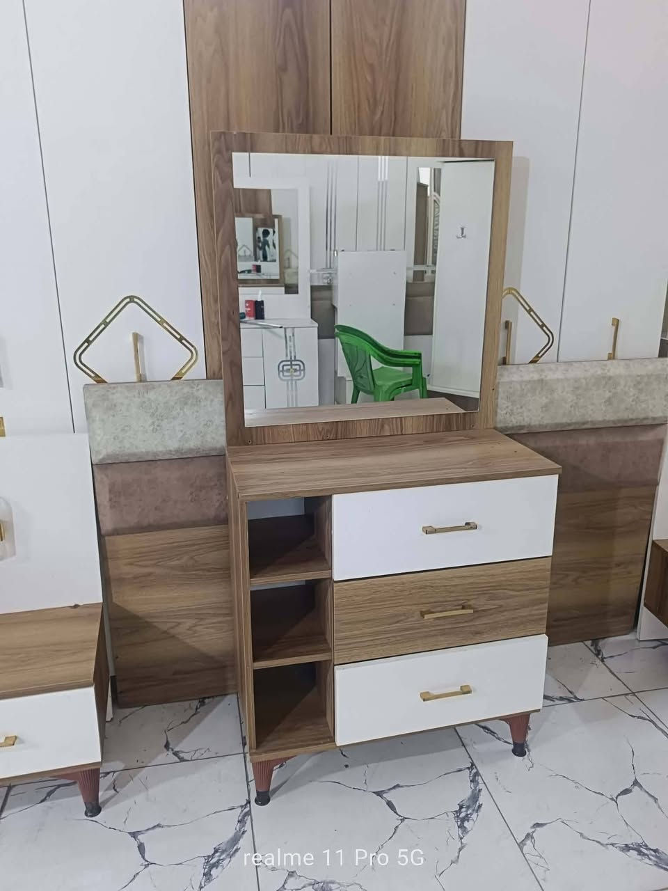غرفة نوم تركي مستخدم😍💥 
 نضافة95💯
عدد القطع / 5
نضام / ابواب 🦋✨
سعر / 450🤍✨
شد ونقل داخل بغداد مجاني🛻
يوجود توصيل محافضا


**إذا كنت صاحب هذا الإعلان وتريد حذفه لأي سبب، رجاءا أرسل رسالة إلى الدعم الفني**