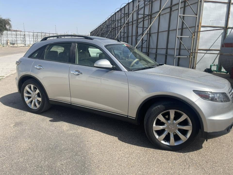 Infiniti fx35 خليجي 2006
تفاصيل اكثر اتصال ***********
صبغ بنيد وحواف الجاملغ بدون اي ضربه
