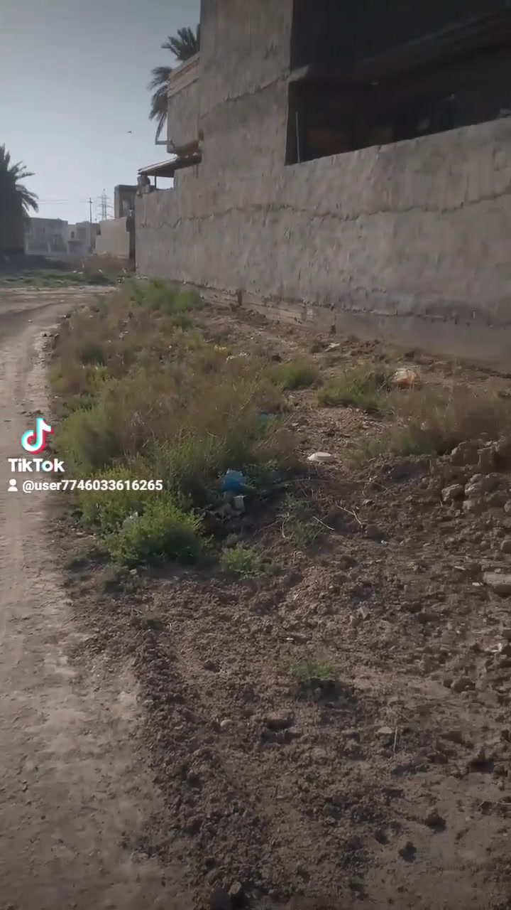 قطعه طابو صرف ام الهوى الجديدة خلف مجمع دينار بالفرع الخامس قريبه على المدرسه مساحتها 200 متر سعرها 70 مليون ‏‪***********‬‏
