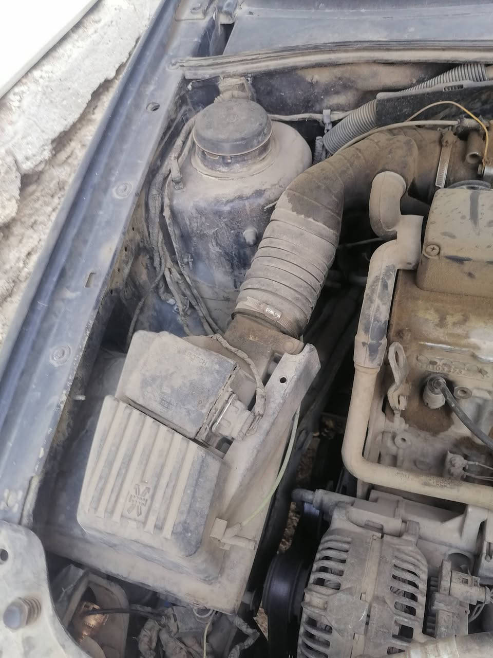كولف فينتو موديل ١٩٩٣ رقم دولي بأسمي محرك بيها دخان اسود ايرفيو يمكن موزين كير مابي شي تخم تاير تبريدها عاطل نقص غاز السعر ٣٥ وبي مجال رقم الموبايل ***********
