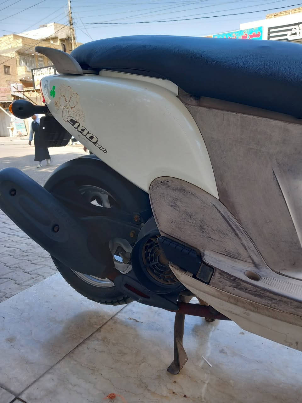 سلام عليكم شباب
دراجه فله اللبيع 
دراجه وكيل طلعت بشهر 11
ماتعوبه مال بيت 
دراجه نضيفه بلاديه 
سعر مليون وبيه مجال
الاستفسار ع هاذه رقم ***********
خاص مامتواجد ❌
