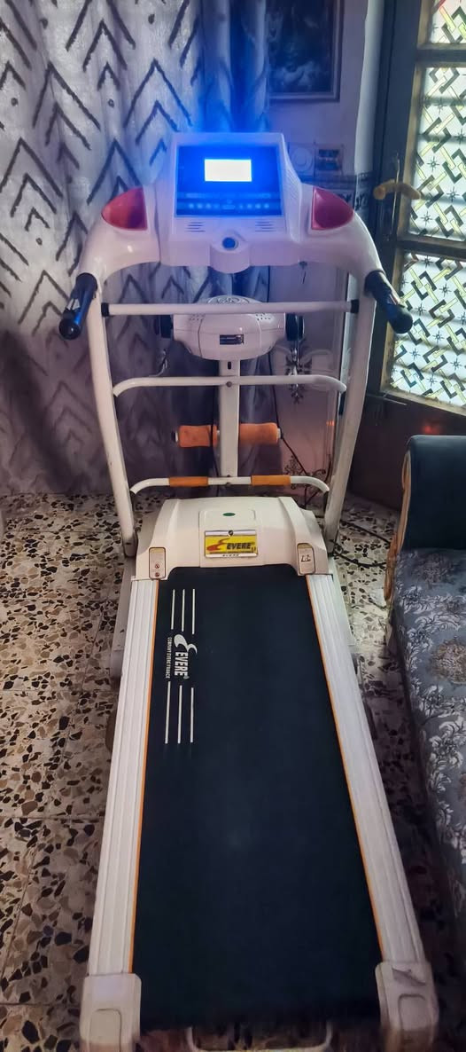 جهاز جري طفه بس لشاشه مشتغله ابيع عاطل دلاكه تشتغل ول جري عاطل سعره  175 عنوان حي اور***********
