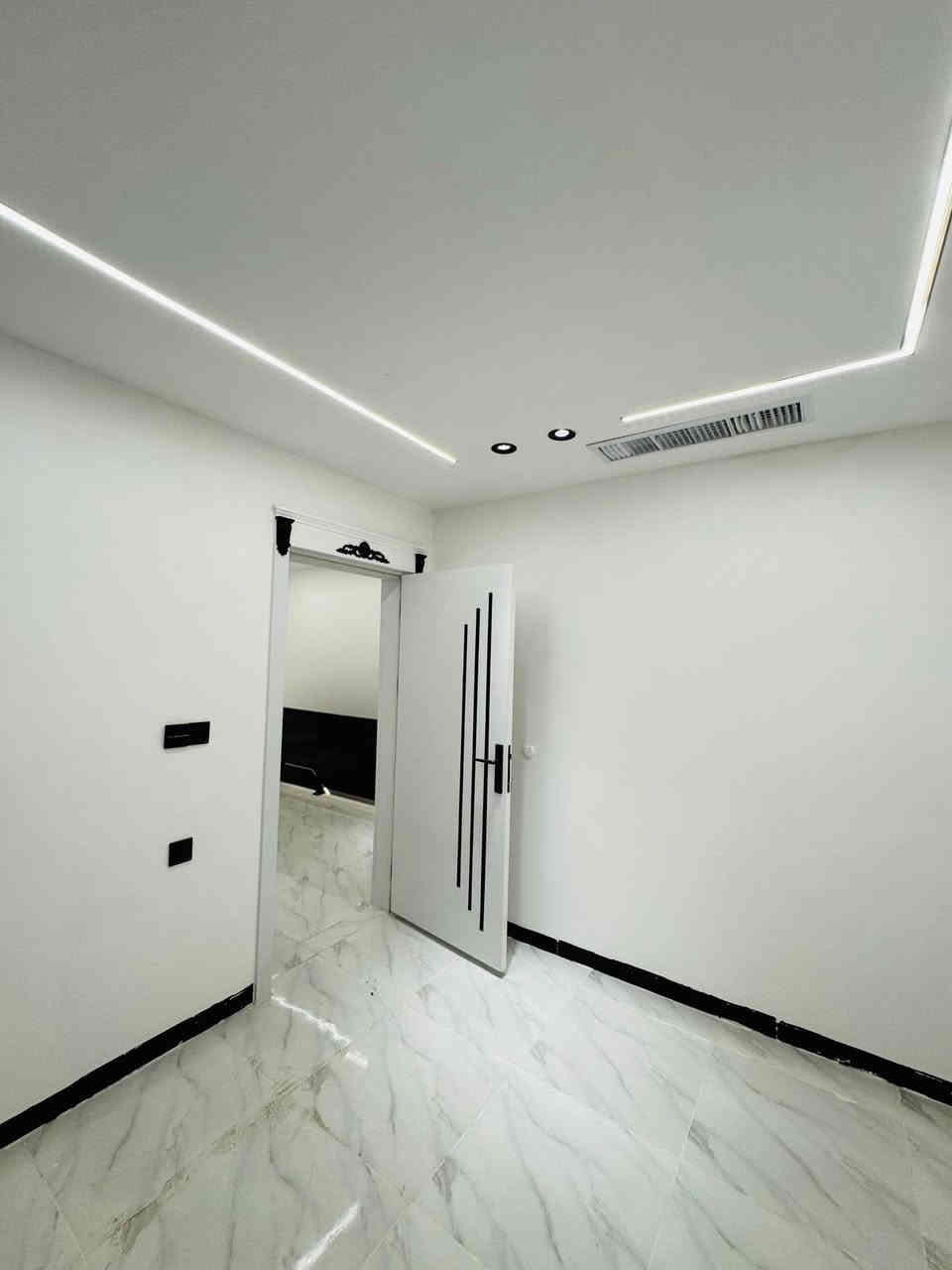 منزل للبيع في أربيل منطقة 99 زانكو 138م مربع ركن قرب شارع 100 ومطعم تودي 
يتكون:-
4غرف
أستقبال
صالة
مطبخ
مجموعة صحيات 
السعر : 12 شدا 50ورقة

فيديو البيت تواصل وياي ع واتساب
***********
