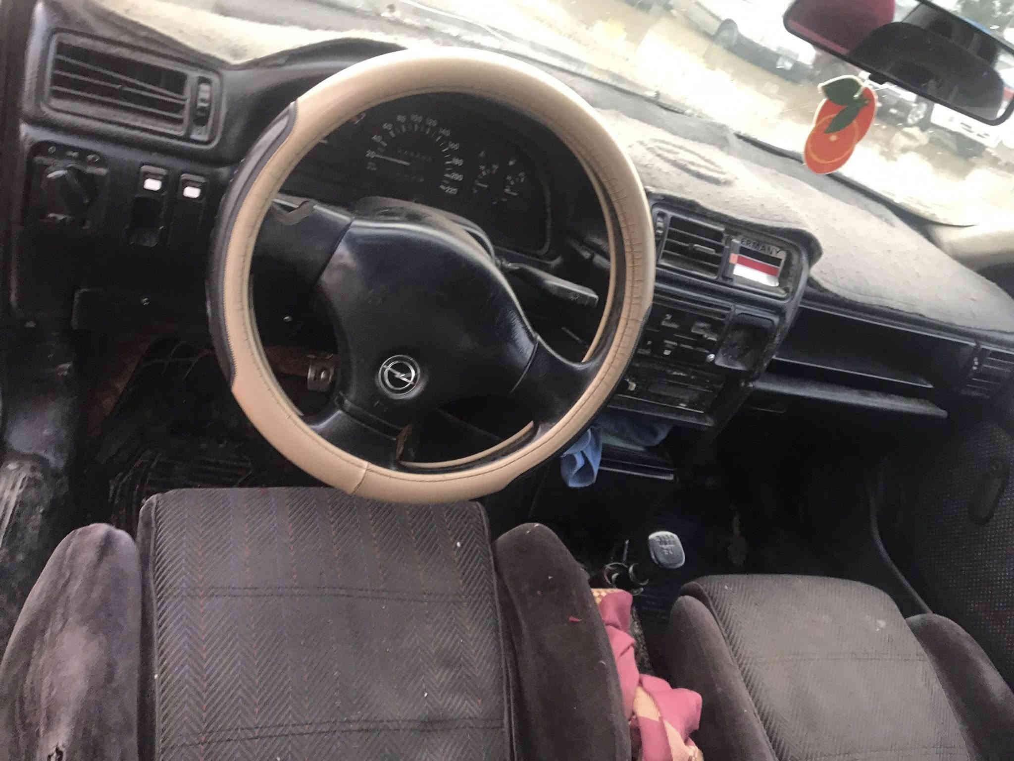 اوپل وکتر مکینه 20ب. شرت یک هفته له سری لوک‌لوک‌ بس چاملخ دوای خیاسی هه یه سنویه حاسبه ب شرت نرخی 9ورقه کمی معامله له کلارم ***********
