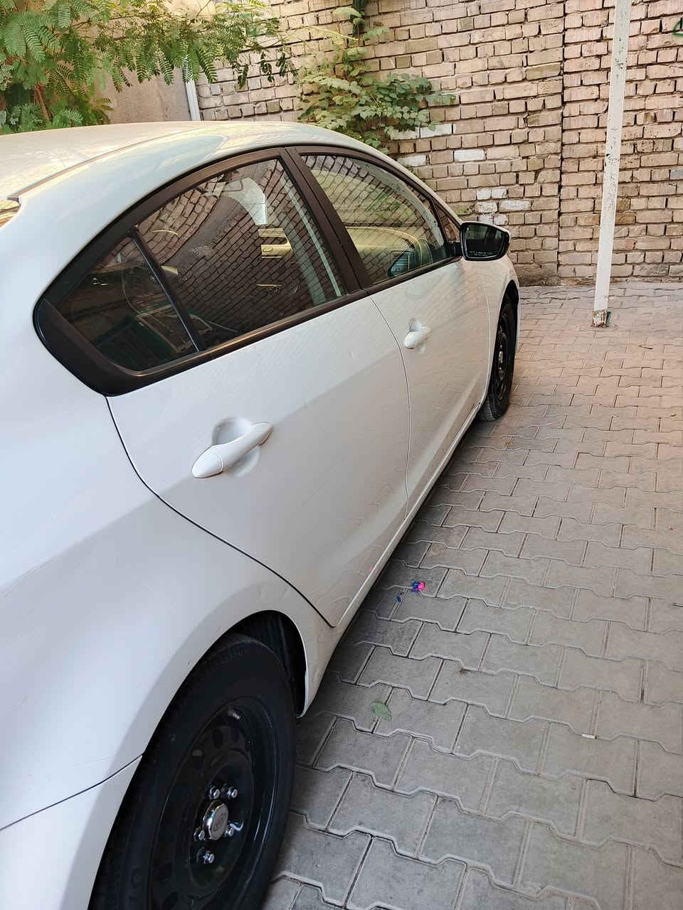 سلام عليكم فورتي للبيع موديل 16 حادث جاملغ امامي سونار مرفق بل منشور السعر 115 مكان  السيارة الشعلة رقم الهاتف ***********
