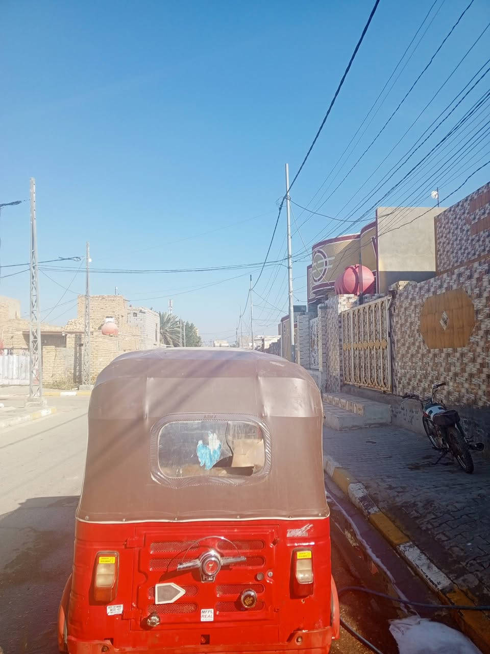 السلام عليكم اخوان تكتك للبيع موديل 17 شهر 11رقم وسنوية بأسمي السعر 3/900وبيه مجال تكتك خير من الله ومكينه عشرين بيه المكان كوت قضاء الحي وبيكم خير وتدللون علينه ***********
