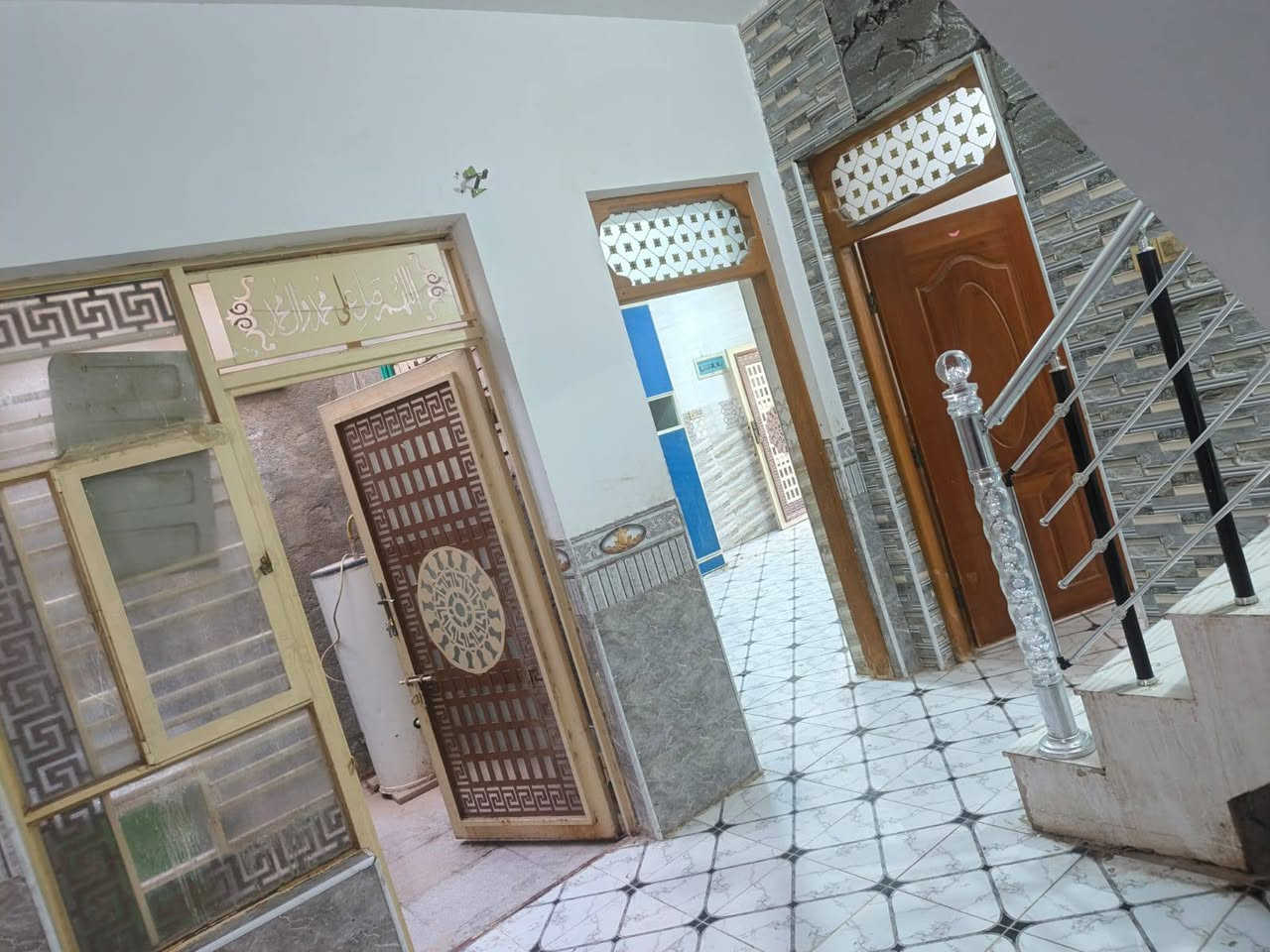 النجف.مجمع بيتي الثاني
شارع 60مقابل الاميرات الاولى
مساحه 260متر
ثلاث غرف نوم
البيت فارغ جاهز للسكن
سندطابو بااسم المالك
مكتب الاعمارالهندسي
***********
***********
