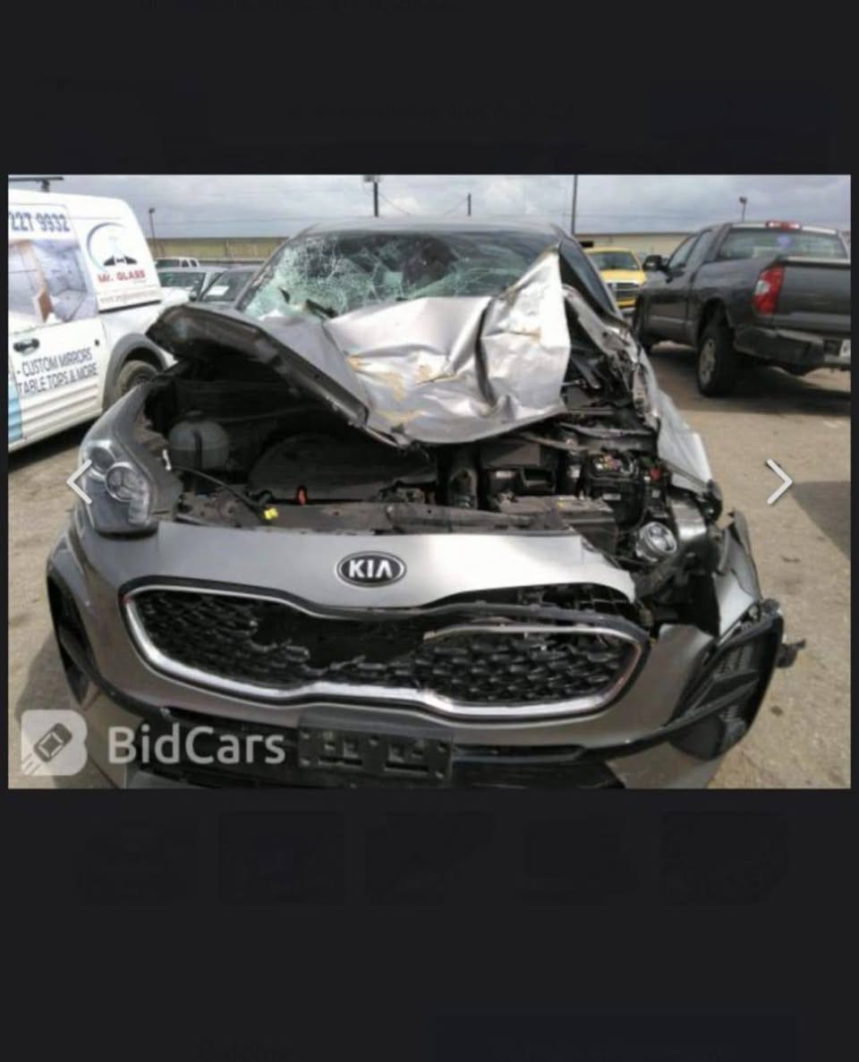 السلام عليكم مرخصت الادمن المحترم
كياسبورتج موديل ٢٠ امريكي جي تي اي اربيل حادثه بدون دواخل

تحويل ثاني يوم السعر ١٦٠ وبيه مجال مكلف بلنشر رقم صاحب السياره *********** اتصال وتساب
