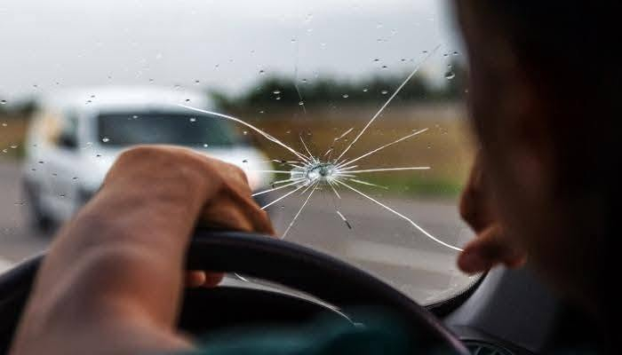 أدوات لإصلاح زجاج السيارة الأمامي، تستخدم لإصلاح الشقوق والخدوش الصغيرة.تتكون المجموعة عادةً من سائل راتنج (ريزين) نانو، وحاقن معالجة، وشفرة حلاقة.تعمل هذه المنتجات عن طريق حقن الراتنج في الكسر  متوفر 18 قطعه مفرد 2000
 شلع 20 الف


**إذا كنت صاحب هذا الإعلان وتريد حذفه لأي سبب، رجاءا أرسل رسالة إلى الدعم الفني**