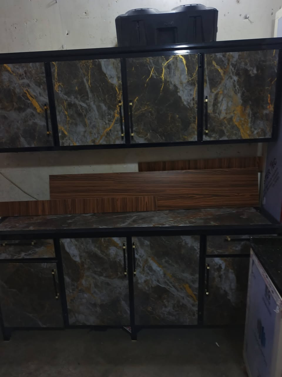 معرض الشرق كاونترات مستعمله لبيع *********** واتساب
