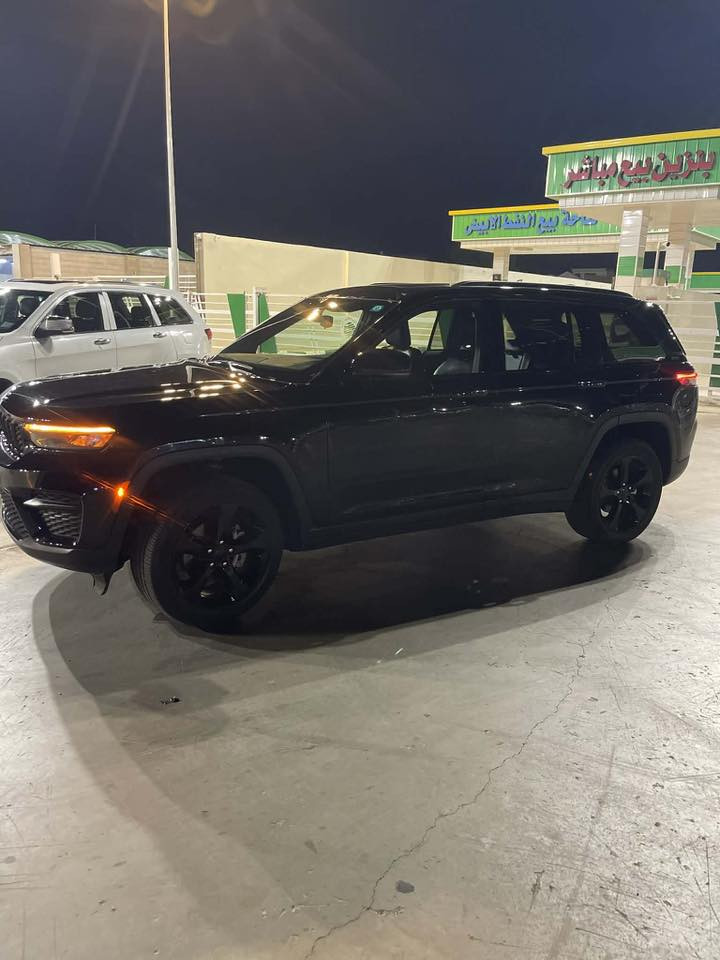 لسلام عليكم
جيب بلاكتوب 5 راكب موديل 2024 أمريكي

الحادث 

 تبديل بنيد ابلادي نفس اللون او الدعاميه هم امبدله نفس اللون او  جاملغ يسره امبدله نفس اللون 
او بيه عله كد شبرين بارد يعني السياره بدون صبغ 

الشواصي والغود سليمات 

________________________________________________

المواصفات 

فتحة سقف

شاحن الاسلكي

ردار امامي 

حساسات خلفية 

نقطة عمياء 

مثبت سرعة 

تحذير خروج عن المسار 

صندوك كهرباء 

تشغيل عن بعد 

بصمة ابواب 

تدفئة ستيرن 

تدفئة كشنات 

شفتات ستيرن 
اشاير بل مري 

وباقي المواصفات المعروفه 

ماشية 12

محرك 6 سلندر 

________________________________________________

السعر 320 او بيه مجال

مرقم بغداد بسمي 

العنوان بغداد الحسينيه مال راشديه 

رقم الاتصال ***********
