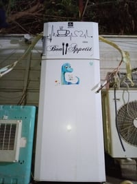ثلاجه 18 قدم يرادلها غاز  سعر40وبيها مجال بسيط للشراي 07510773907