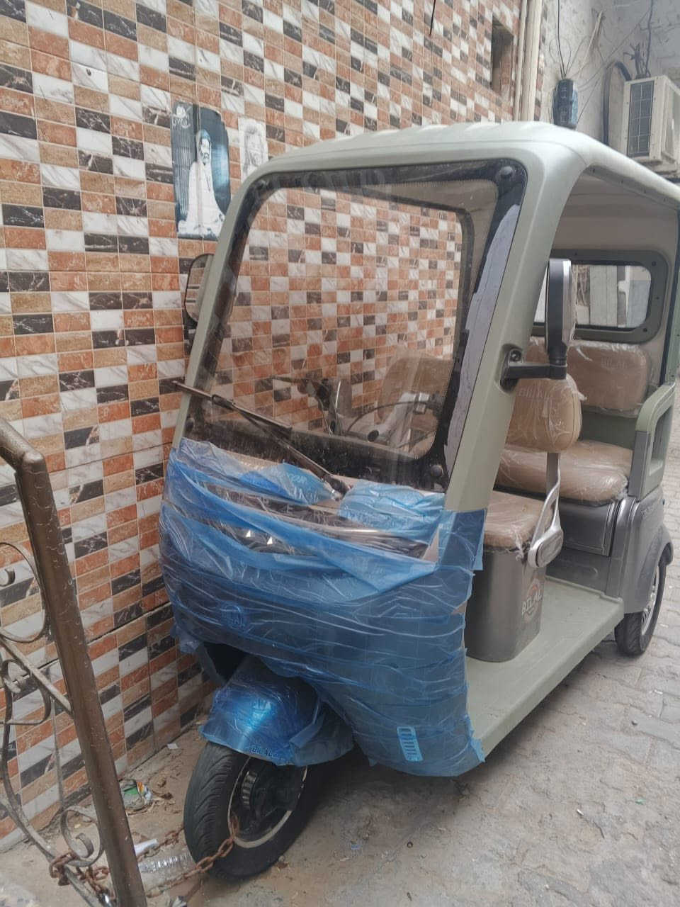 للبيع بسعر مليونين وبيها مجال بسيط 
جديده استعمال جدااا قليل مكانه الكاظميه


**إذا كنت صاحب هذا الإعلان وتريد حذفه لأي سبب، رجاءا أرسل رسالة إلى الدعم الفني**