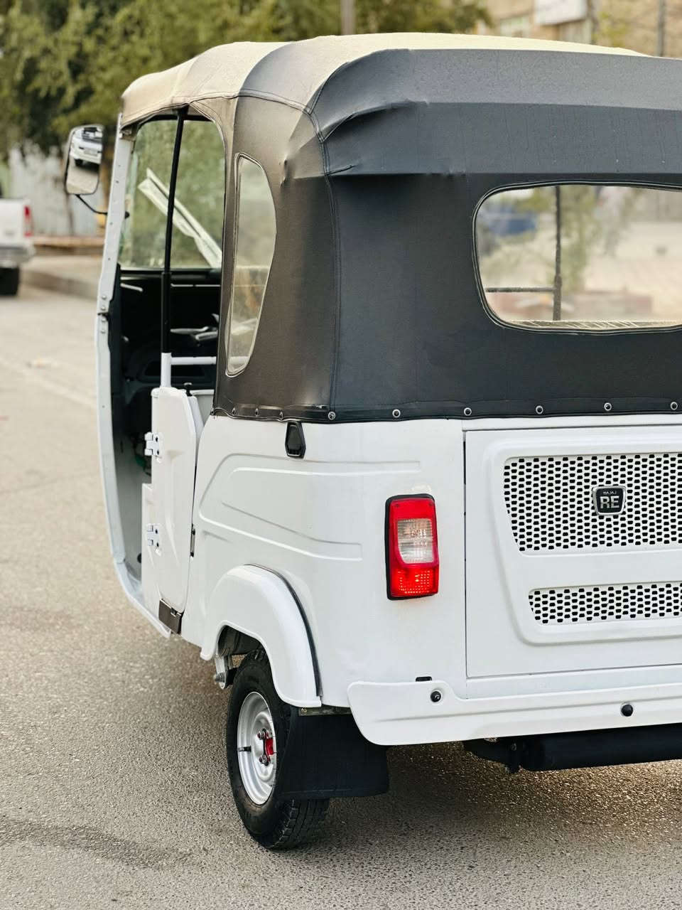 سلام عليكم تكتك لبيع موديل 2022رقم بغداد تحويل مباشر تكتك مكفوله كفاله عامه كشر ومكينه أخت زيرو حتى دوس ما معمره مكاني بغداد مدينه الصدر ***********
