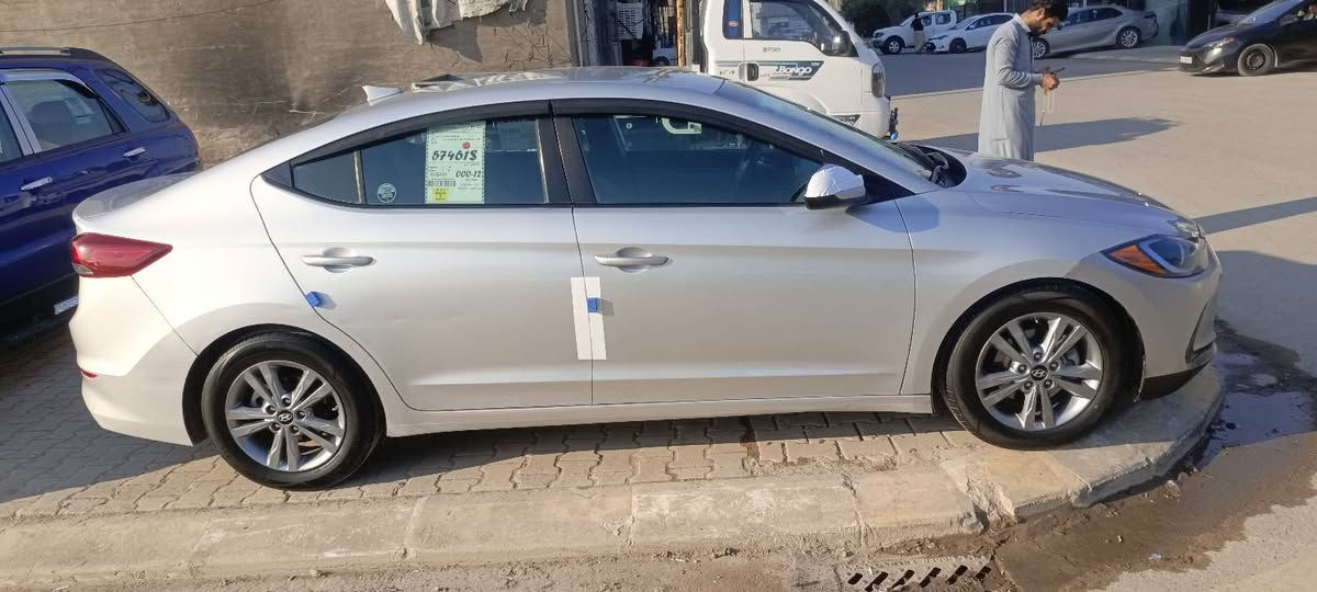 السلام عليكم انترا 2018وارد محرك سوبر واحد علا واحد فول مواصفات صدر تخم تاير جديد بيها بونيد بس ولباقي مكفول كفاله عامه وحرك كير شرط مكفولات العنوان صلاح الدين تكريت السعر 128 بيها مجال بصيط ***********
