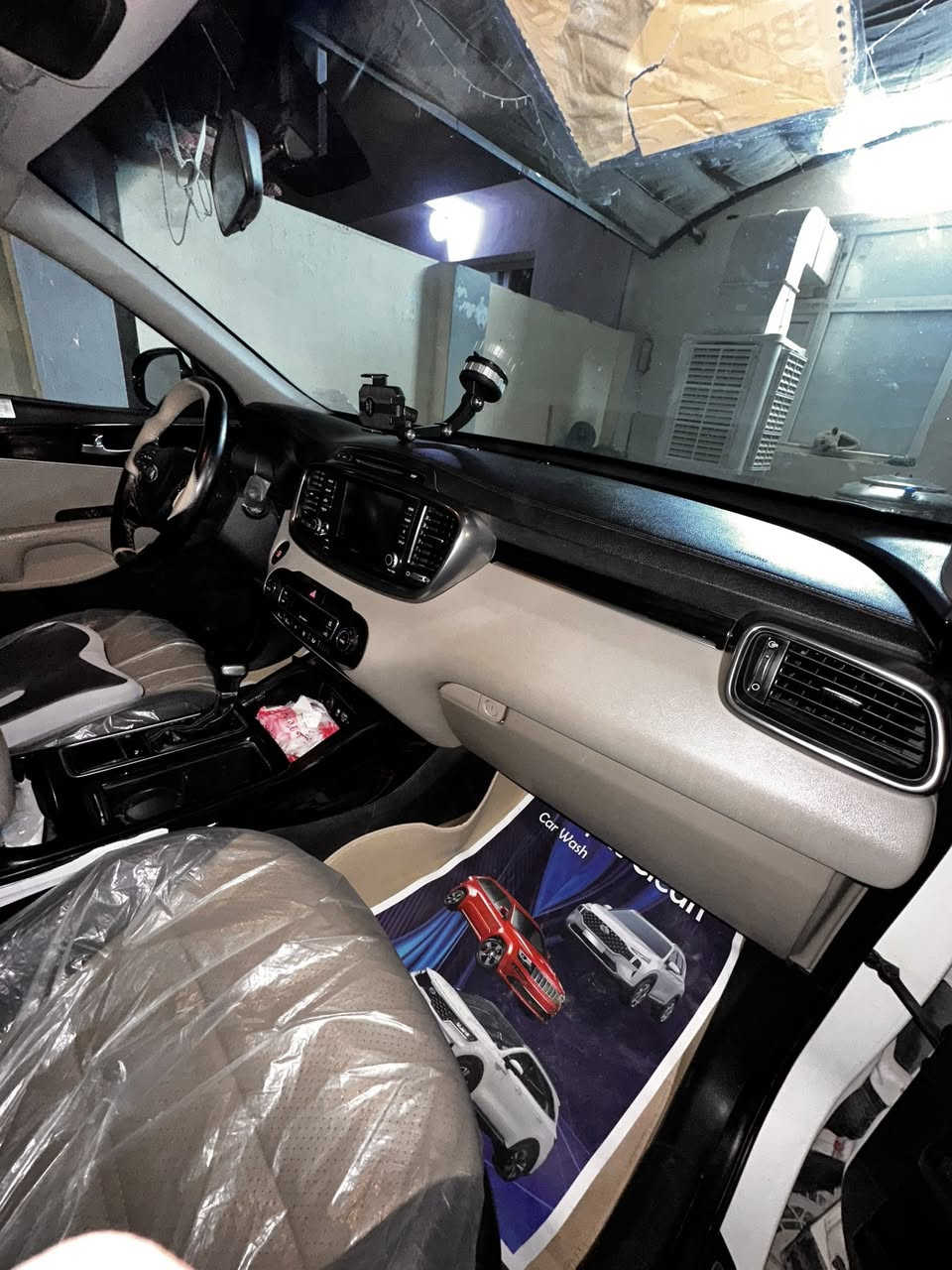 بيع او مراوس حسب القناعة 
سورنتو موديل 2020 حره تحويل ثاني يوم   خليجي  بدون 
ضربه وصبغ وتبديل فول مواصفات 1/1 عده البنراما
#المواصفات
بصمه ابواب
بصمه تشغيل
شاشه كبيره
كامرا دواره
تحديد مسار
ويل كب كروم اصلي
لايت لد نهاري
شاحن لايسكي
حساس امامي خلفي
كشن كهربائي متحرك
ماشيه 80 الف حقيقي
لايت لد خلفي
اشاير بالمري
مري شفط
كشنات جلد
6 سلندر
7 راكب
3 قطع تبريد
وباقي المواصفات الخليجي معروف السياره جديده وجاهزه كير محرك تبريد تخم تاير حداديه مكفولات
#مكان_السياره نجف الاشرف 
السعر 255 وبيها مجال الشراي
للأستفسار عل ‭٠٧٨٣ ٥١٨ ٢١٥٣‬
                           ***********
