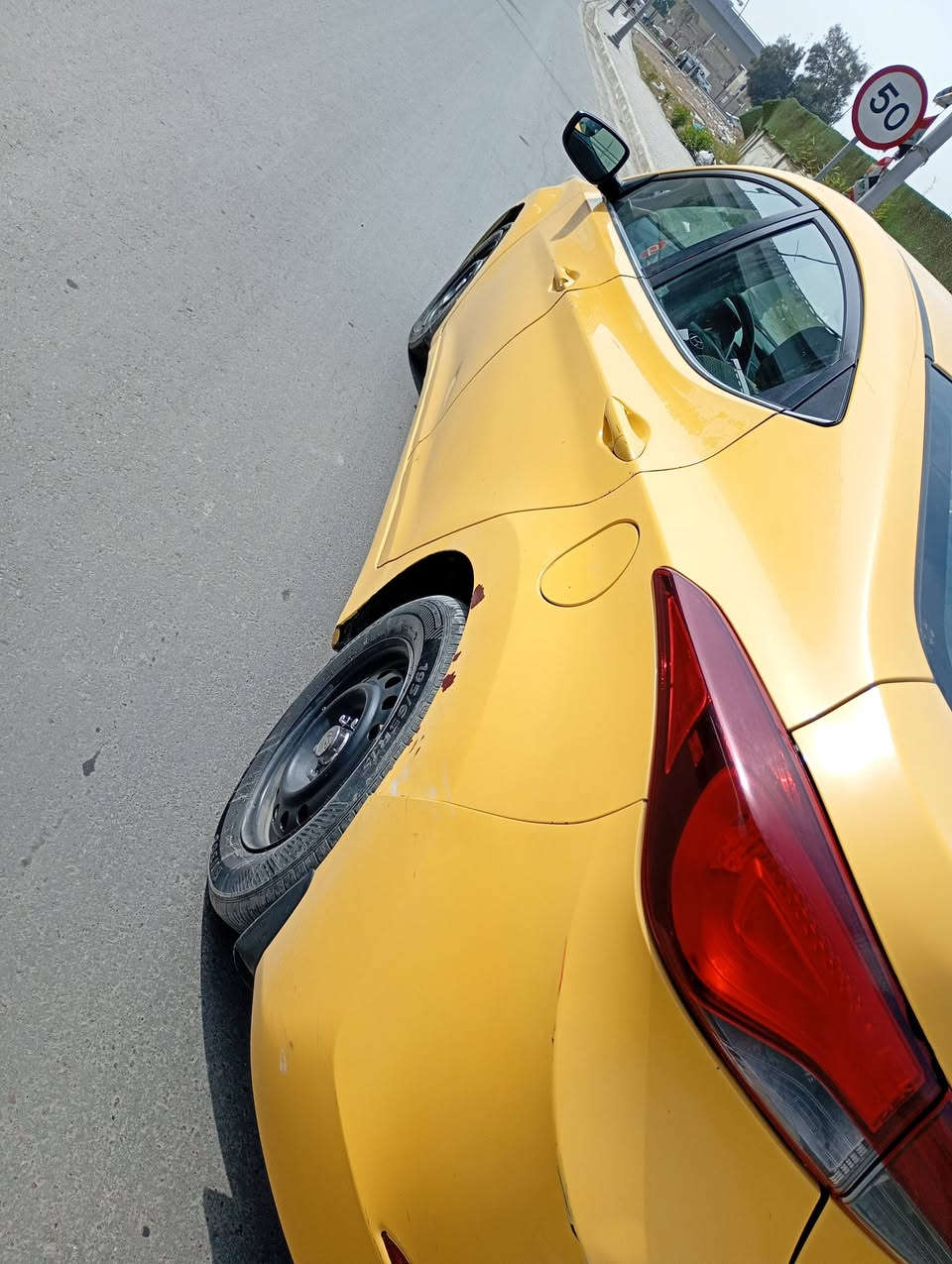 السلام عليكم  النترا موديل 2015 وارد حادث  امريكي باب السائق بدون دواخل فقط  سعر109 رقم الهاتف *********** مكان بلديات
