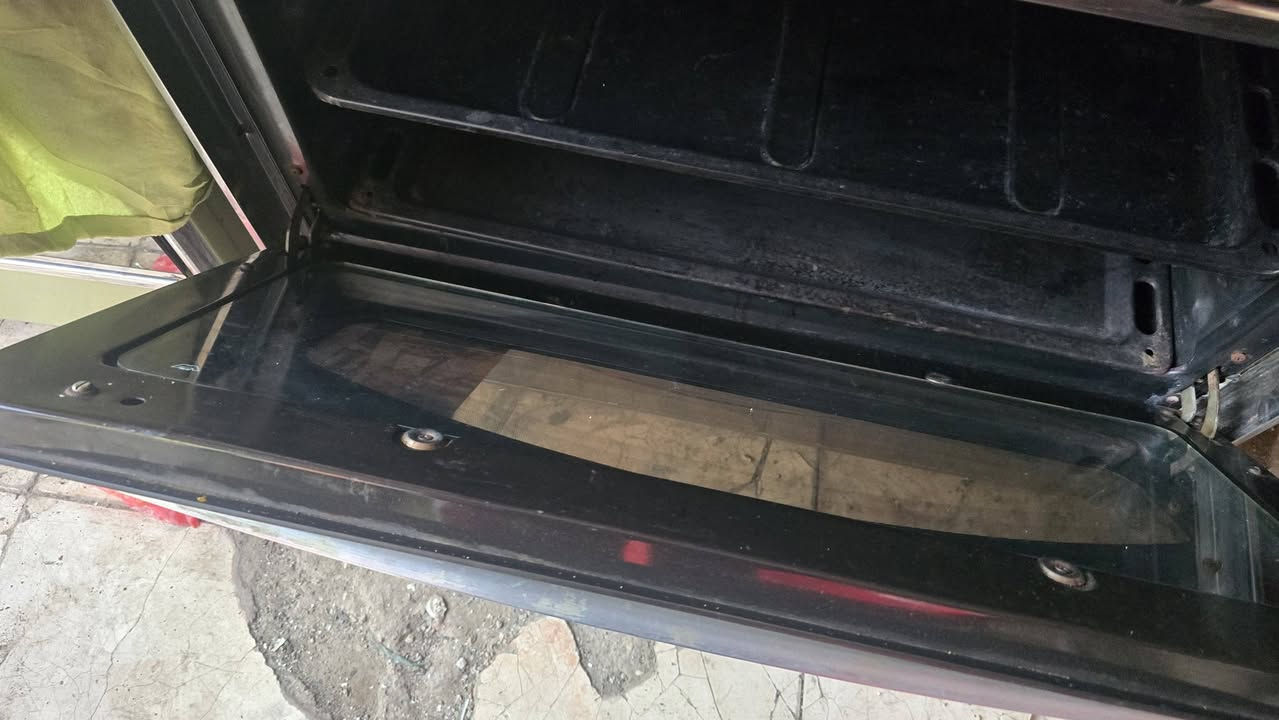 من رخصه الأدمن طباخ يونفرسال مصري نظيف اخو الجديد شرط الفحص سعره ١٧٥الف الشراي يتصل *********** ***********
