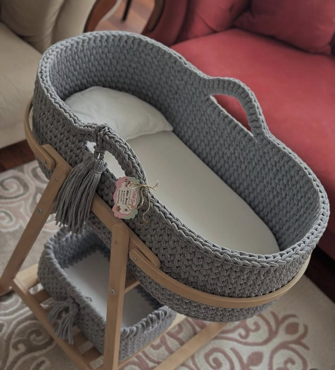 مهد كريكوت اطفال 👩🏻‍🦳 حياكه يدويه مصنوع  من خيوط الكليم 😌 متوفر بعده موديلات  حياكه حسب الطلب (بيع جمله + مفرد) التوصيل لجميع محافظات العراق 🚗#للحجز_او_الاستفسار_مراسلتنا_دايركت📩  #كربلاء


**إذا كنت صاحب هذا الإعلان وتريد حذفه لأي سبب، رجاءا أرسل رسالة إلى الدعم الفني**