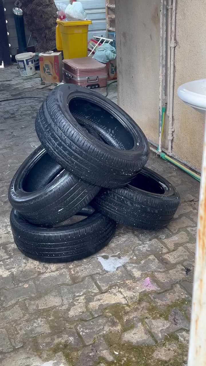 سلام عليكم اخوان تخم تاير للبيع سيارتي ماليبو 2020 فتحتهن منهه مستعملات ويل سيارتي 17 قياس تايرات ماعرف ولله شوفوهن ب فيديو مكاني بغداد منصور  شراي راسلني خاص ونتفق وتدللون


**إذا كنت صاحب هذا الإعلان وتريد حذفه لأي سبب، رجاءا أرسل رسالة إلى الدعم الفني**