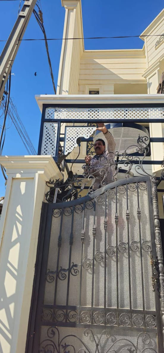 الحمد لله تم بعون الله اكمال نصب السقيفة  بهذا الطراز الجديد العصري  ومن يرغب عليه الاتصال بالرقم ***********
