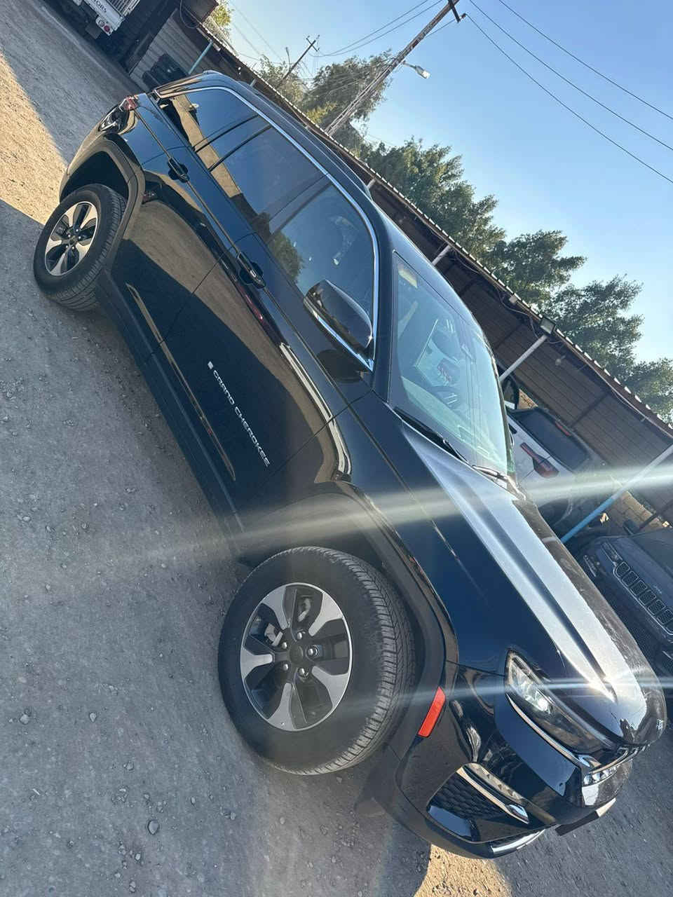 سلام عليكم جيب كراند شيروكي موديل 2024 هايبرد بلكن كلين تايتل بدون حادث وبدون صبخ فول موصفات للاستفسار ***********
