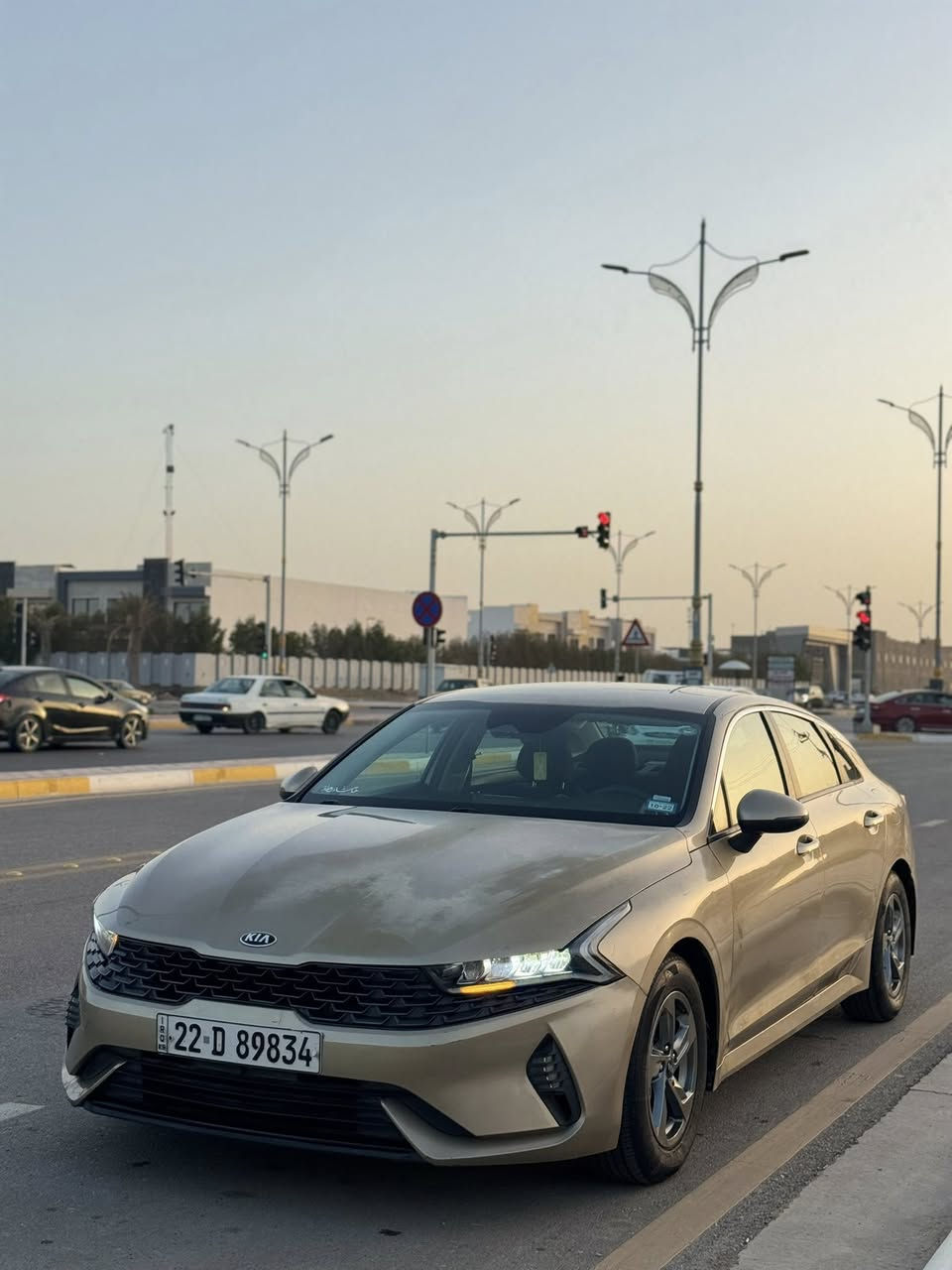 السلام عليكم
كي فايف 2021 امريكي 
رقم اربيل الجديد وكالة بأسمي 
بيها 5 قطع من امريكا لكن بدون بجم بدون ايرباك بدون دواخل صور الحادث مرفقة مع الصور 
وهنا عندي ضربة خفيفة بطرف الجنطة واضحة بالصورة وجراد شوية بالبنيد من صبغ التصليح مال امريكا بس ما صلحتها (بحكم دوامي وما اريد اشتغلها بشكل عشوائي) 
السيارة نضيفة جداً و مواصفاتها معروفة 
محرك 1600 تيربو .
تشغيل عن بعد . 
اوتو ستوب . 
هاند بريك دكمة. 
شاشة وتحكمات ستيرن . 
رادارات جانبية والى اخره من باقي الموصفات
السيارة ماشية 58 الف ميل وعلى وضع الشركة ممفتوح بيها اي شي ( السيارة افولها فقط محسن + دهن اصلي وكالة) 
السعر 142 
عنواني كربلاء ***********
