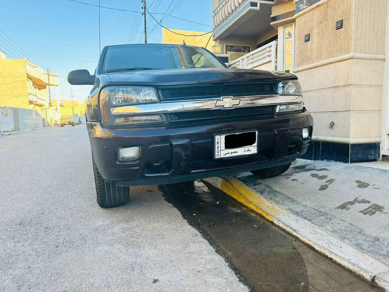 السلام عليكم
بلايزر موديل ٢٠٠٨ 
رقم بغداد سنويه بسمي  وقديمه عندي صارله اكثر من ٣ سنوات بسمي 
السياره نضيفه بيه يمكن قطعتين صبغ 
لون بيتنجاني  
ومكانه بغداد والسعر ٨٦ وبيه مجال قليل 
للاتصال ***********
