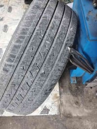 زوج تايرات للبيع صيني سعر الزوج ٣٥ حجم ٢٣٥ / ٥٥/ ١٩  واحد كلش نظيف وال...